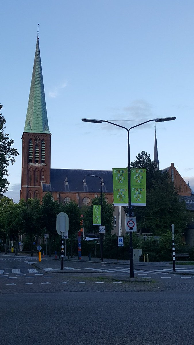 Strandwal's tweet photo. Rijswijk; hebben jullie de kleurrijke Strandwalfestival banieren al gezien? https://t.co/n3XfNCqk9t https://t.co/5XnUZpKEGv