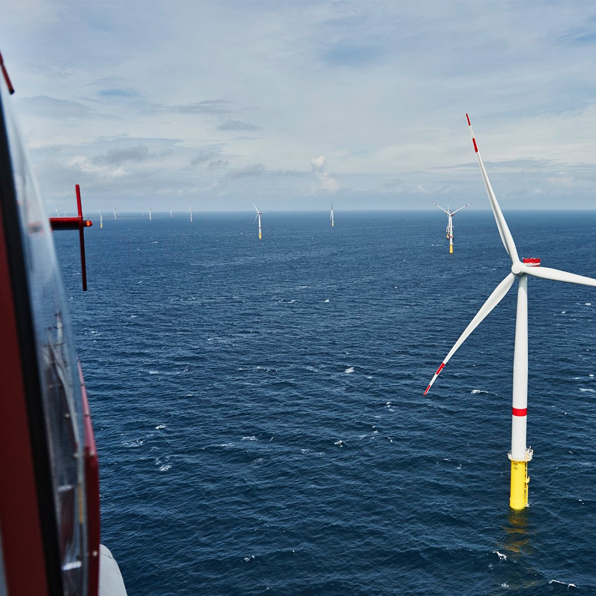 VattenfallGroup's tweet photo. #Vattenfalls offshore wind farm #Sandbank now officially inaugurated!
Read here: https://t.co/EAxB7WMk3f

#Windfarm #Sustainability #Energy https://t.co/RiktySF722