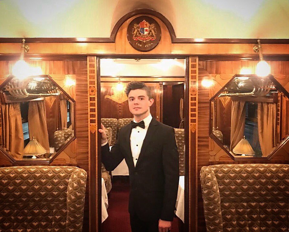 VonSmith's tweet photo. Some days you just feel very 1939. #vintage #anachronistic #vonsmith #Vonatron #postmodernjukebox https://t.co/OuRBgZUBBV