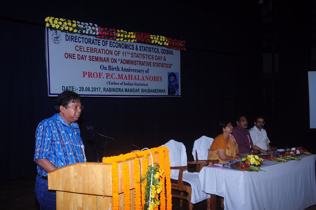 DES_odisha's tweet photo. Sri D. Behera, Director, Economics and Statistics, Odisha  extended warm welcome to the dignitaries and guests on 11th Stat Day. https://t.co/pfPwI71XHz