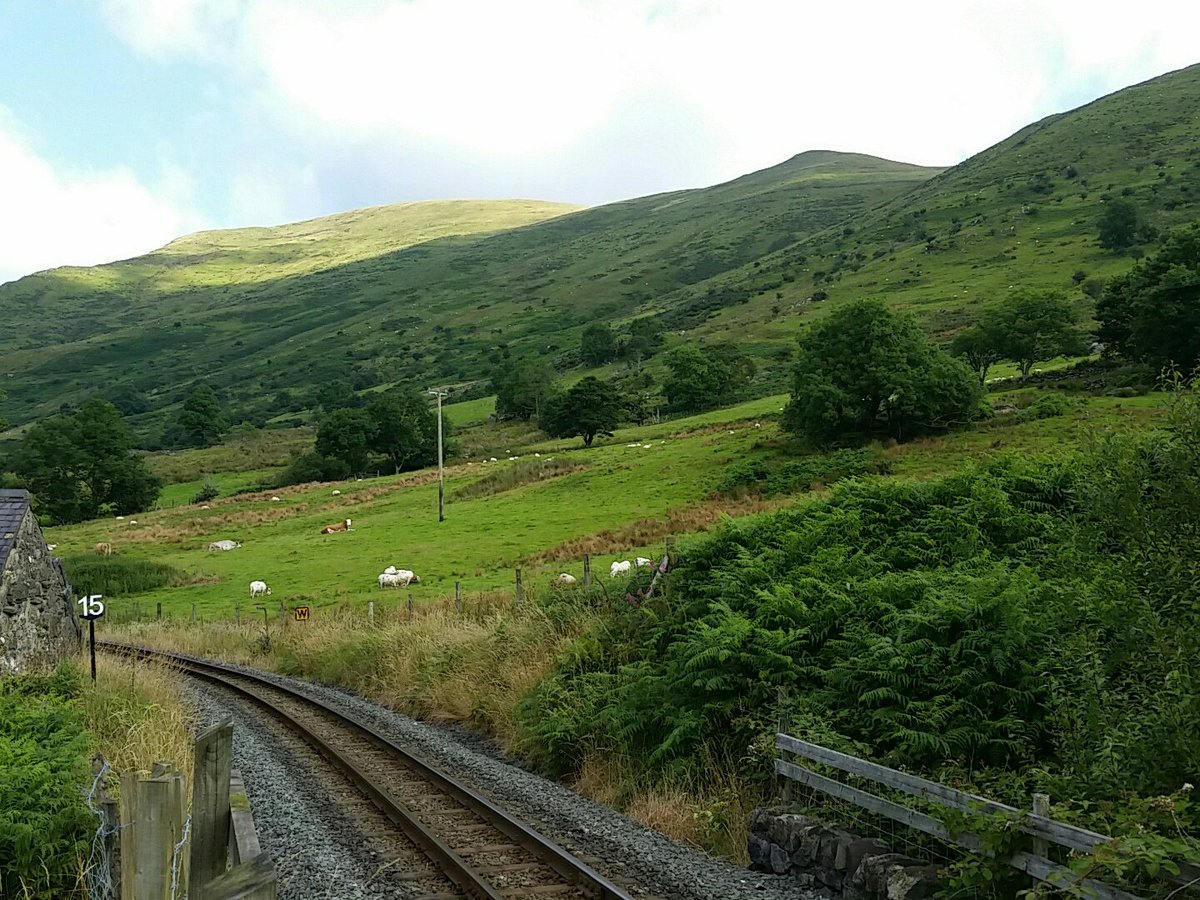__karel's tweet photo. I'm probably mad. Doing Snowdon with my family today after doing the Snowdon Half-Maraton yesterday. #Snowdon #RangerPath https://t.co/6Aw4NU8Tp9