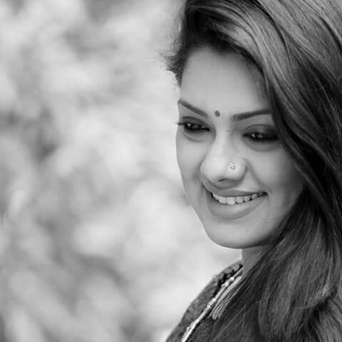 TishaImroz's tweet photo. হে সাদা, হে কালো #NewProfilePic https://t.co/MfG5iZq245