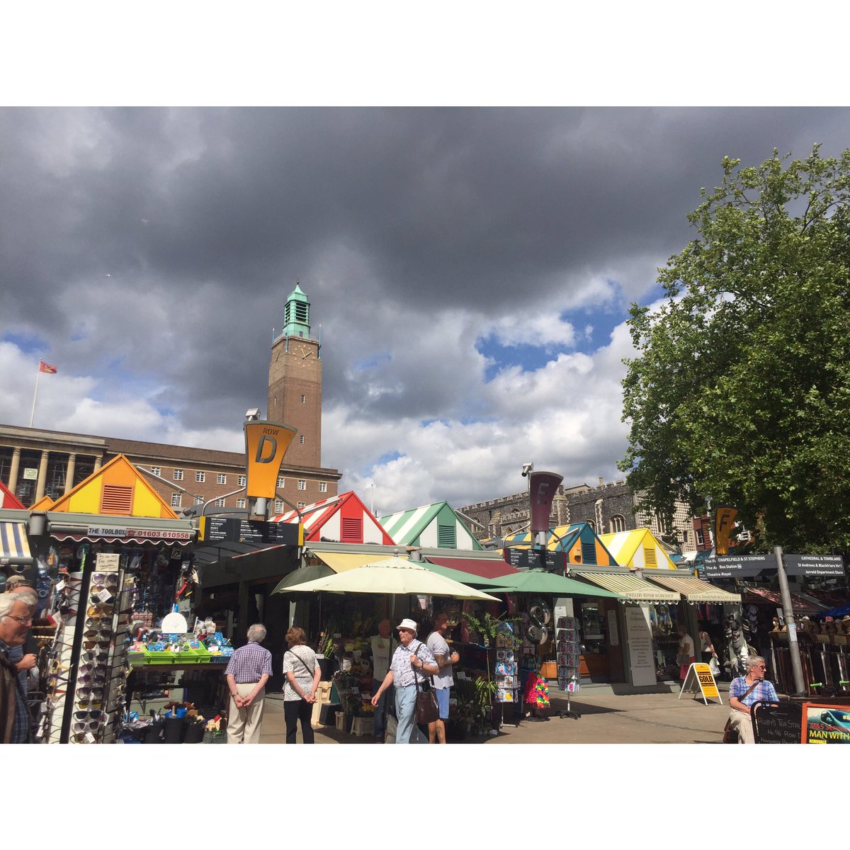 norwich_market's tweet photo. Let's hope these ominous clouds don't dampen the day! #Norwich #NorwichMarket #AFineMarket #MondayMotovation https://t.co/5V9wamQxJJ