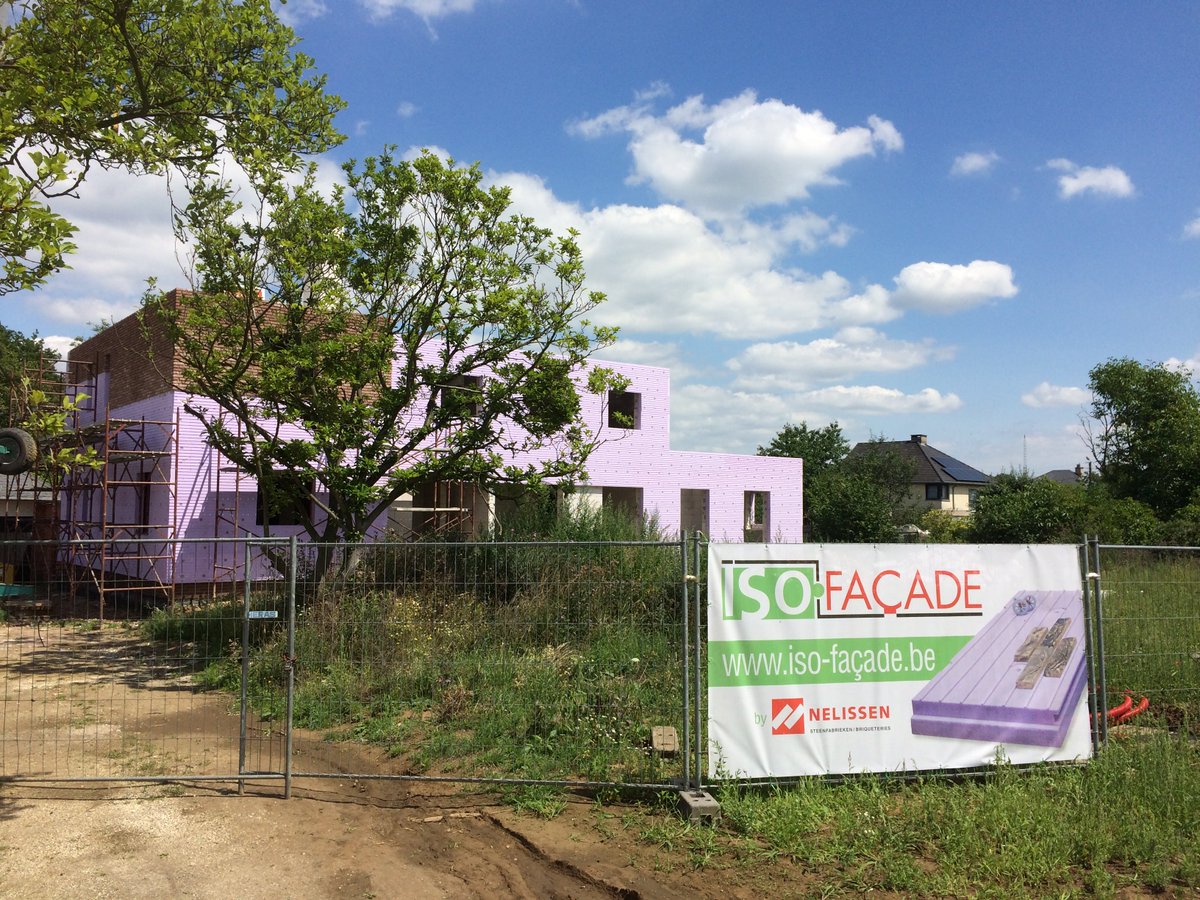 NelissenBricks's tweet photo. Renovating in style: #newlook with @NelissenBricks Iso•Façade! 
Check https://t.co/U5RanMQ5wa https://t.co/zHHwVi8Smh