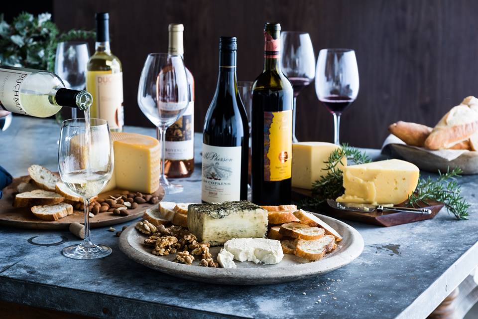 CastelgaillardR's tweet photo. #France is famous for #wine and #cheese. Duras Wine Adventures takes you to exceptional wines and cheese tasting. https://t.co/4ISU5qzv6A https://t.co/1ptyzIJ9u9