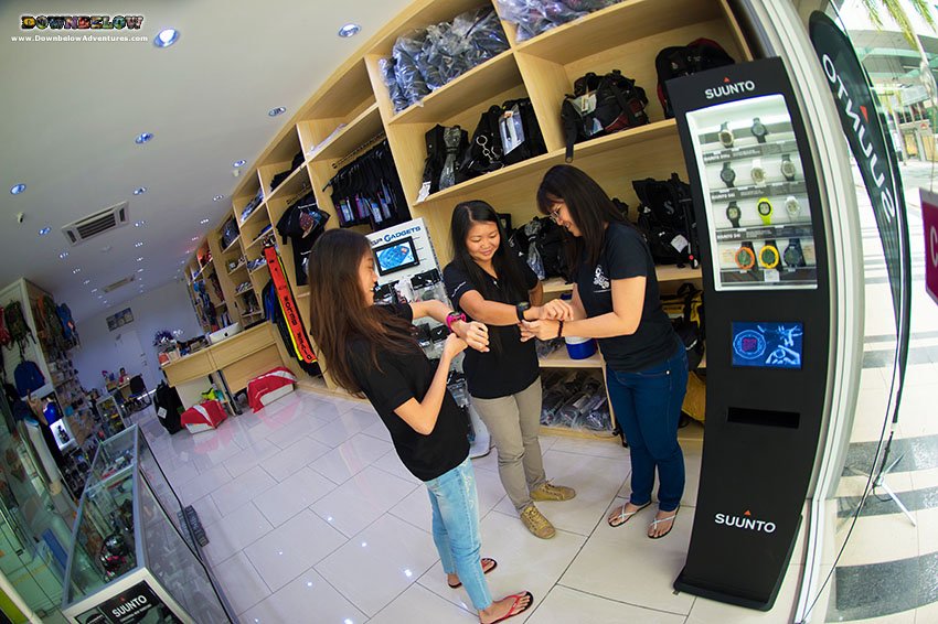 divedownbelow's tweet photo. All the right gear to prepare you for your next #Adventure either on #Land or the #Ocean. Visit us at #KKTimesSquare https://t.co/IlMAIjoxJD https://t.co/8d9xyKZLIz