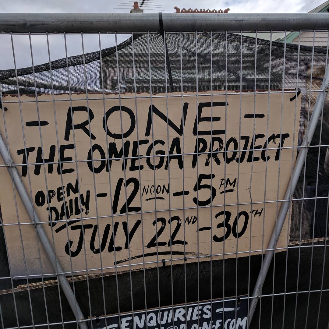 mlobrien1's tweet photo. In an abandoned house in Alphington,street artist,Rone, has transformed this house into something magnificent #OmegaProject #Rone #streetart https://t.co/y4XoBSqey3