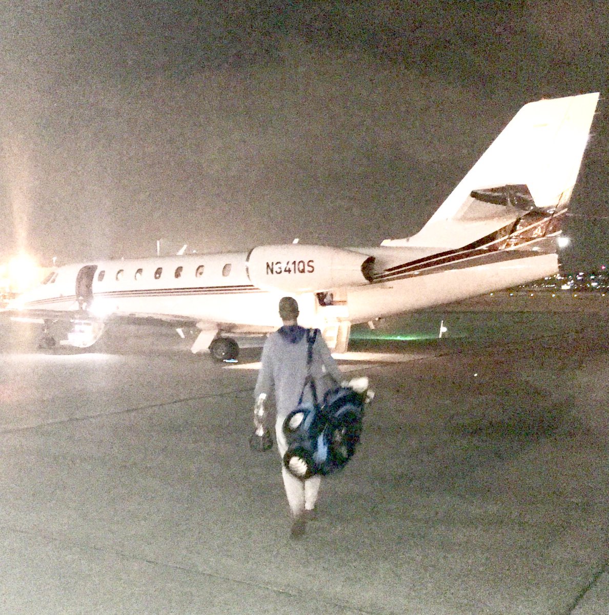 ProGolfJetBiz's tweet photo. It's been a long night, but @JordanSpieth and the Claret are heading home @NetJets to Dallas. #onlyNetJets #claretjugexpress https://t.co/bepOBM8GgN