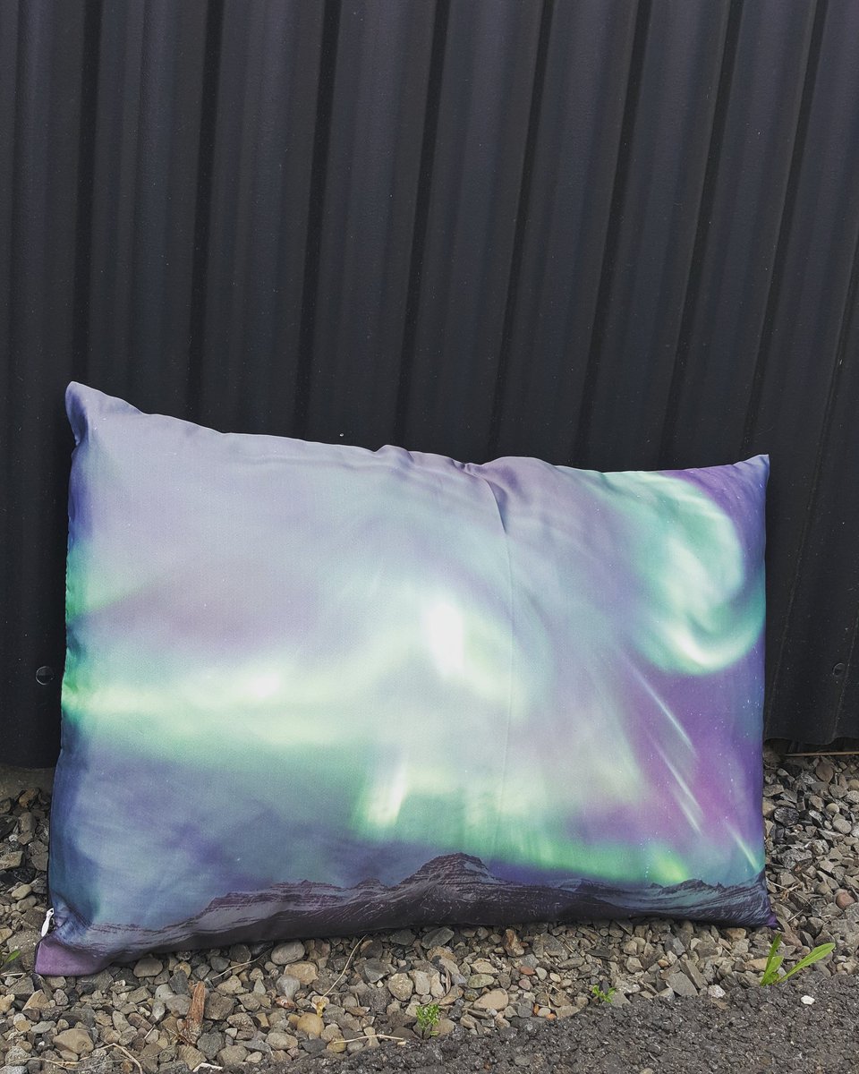 auroras_iceland's tweet photo. This beauty ❤ #aurorasiceland #austurland #easticeland #faskrudsfjordur #nature #iceland #exhibition #pillow #landscape #wanderlust #tourism https://t.co/K5GXfz3wOR
