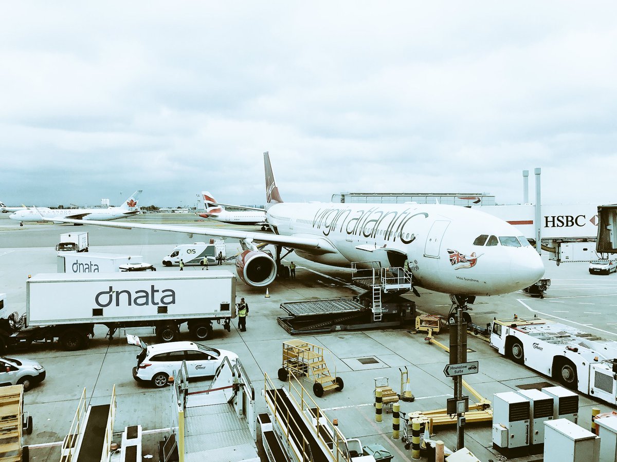 JariBerry's tweet photo. #loveflying #lovebeingontheplane #travel #offtoDC #America #JariAndBigWorld let me know any recommendations where to eat! #food https://t.co/LFvQqSB4jD