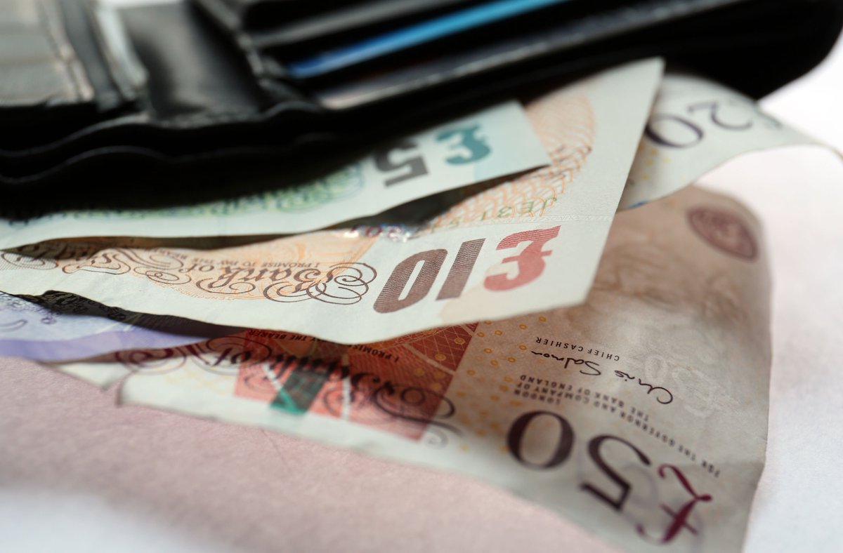 AutoVolo's tweet photo. Looking to save on your car insurance? Here's five ways you can cut costs: https://t.co/HWitwFOYmG https://t.co/Qmu4mtf9R2