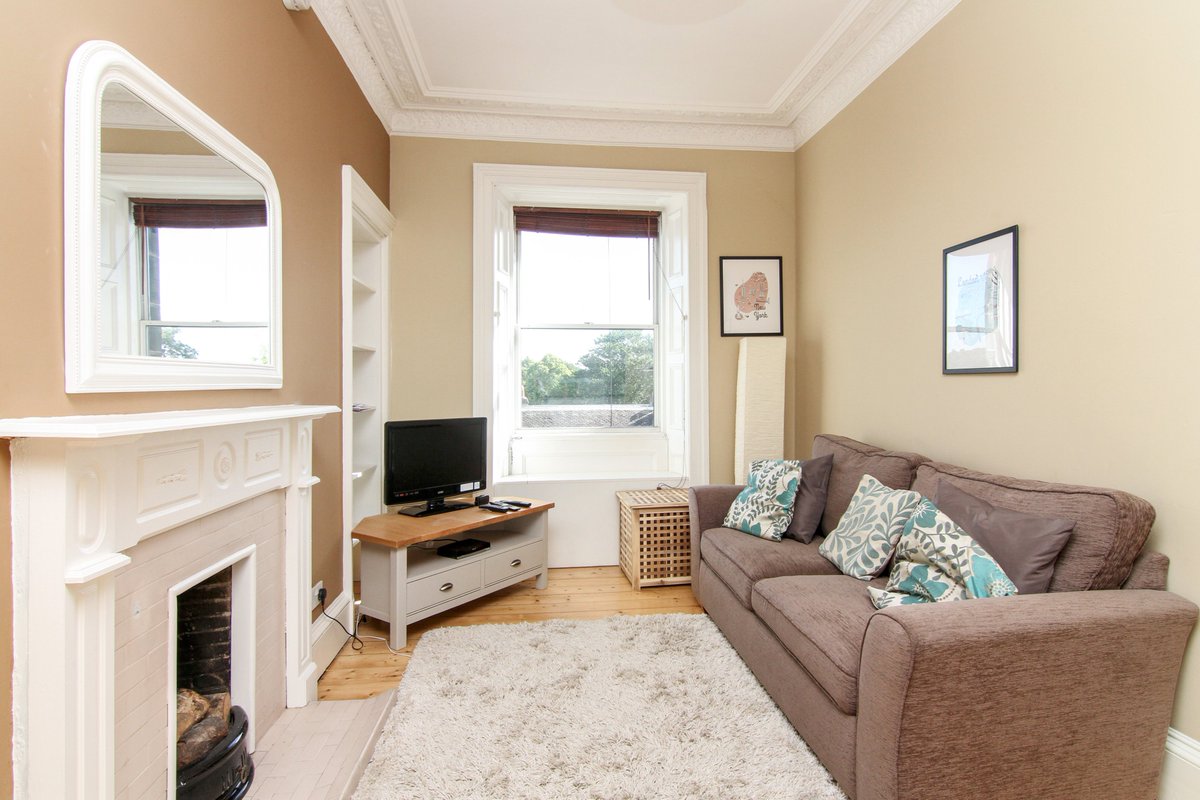 POPropertyEd's tweet image. Beautifully presented 2 bed flat in popular #Canonmills, new to the market #property #Edinburgh #wowfactor paganosborne.com/property/prope…