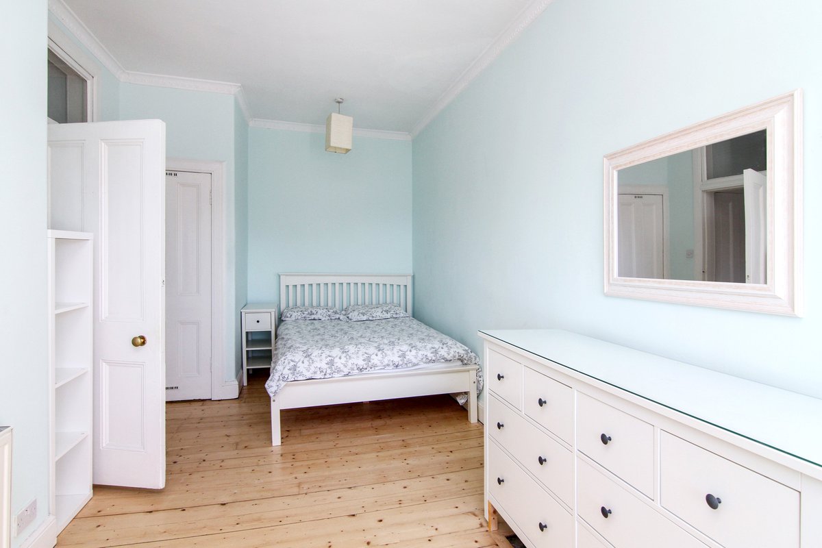 POPropertyEd's tweet image. Beautifully presented 2 bed flat in popular #Canonmills, new to the market #property #Edinburgh #wowfactor paganosborne.com/property/prope…