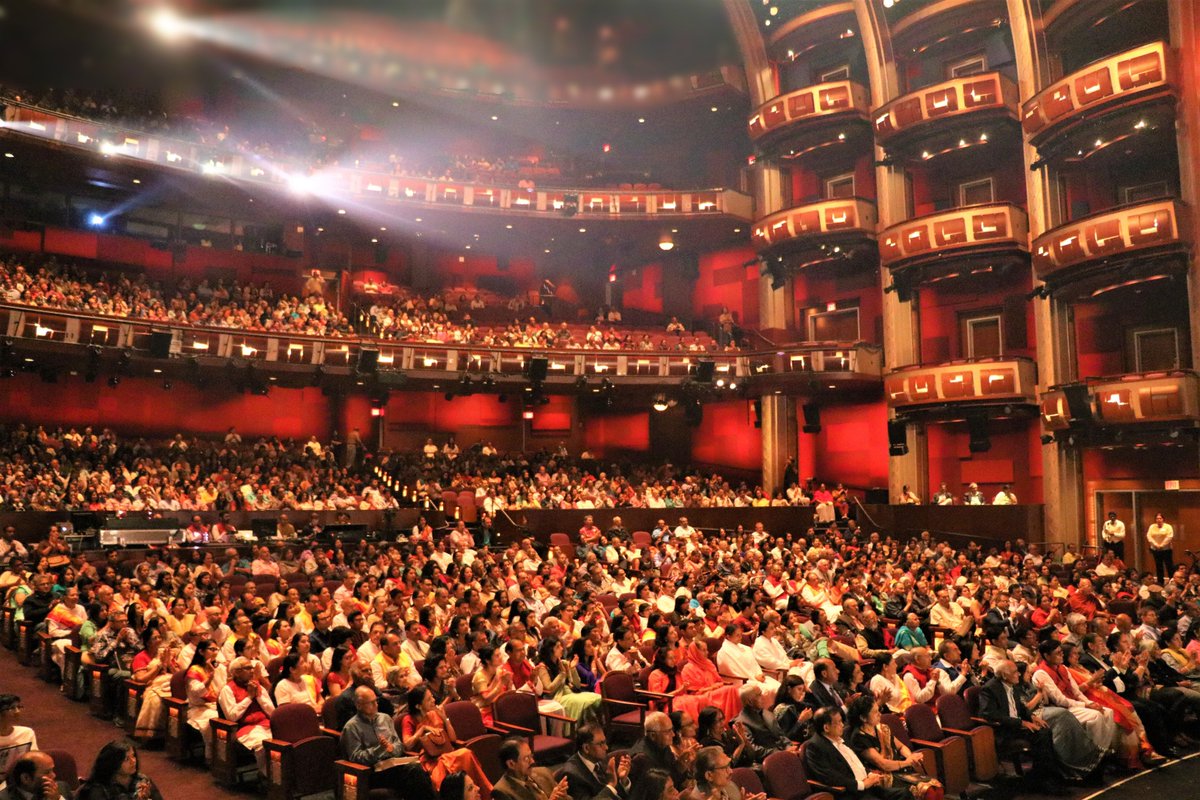 SRMDharampur's tweet photo. Glimpses of @Yugpurush_Play in the gracious presence of #PujyaGurudevshri at the prestigious @DolbyTheatre in #Hollywood #LosAngeles! https://t.co/NwBFgs2Smp