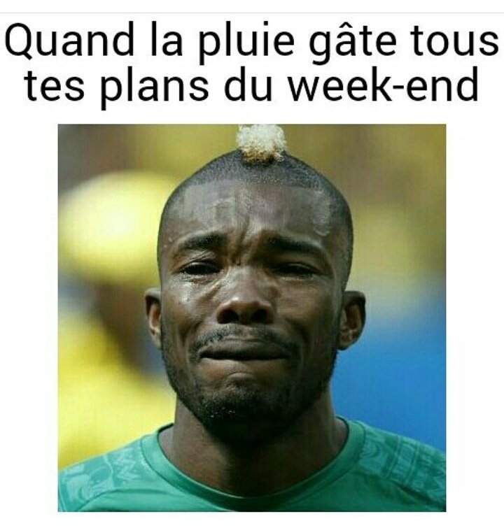 ariatou15's tweet photo. Moi lorsqu'il pleut en Côte d'ivoire 😂😂😂 https://t.co/AvmJARD0RM