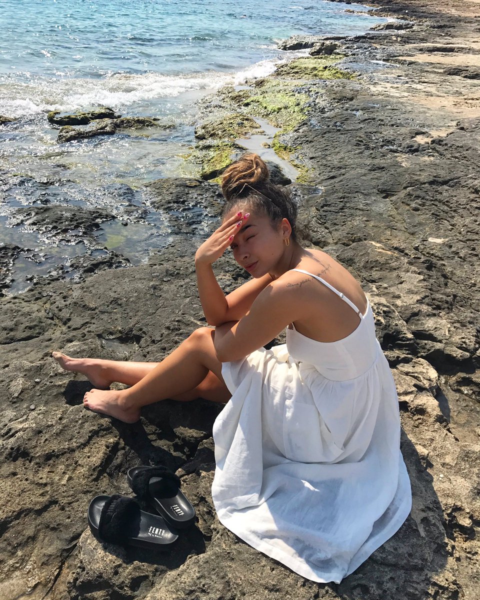 EllaEyre tweet picture
