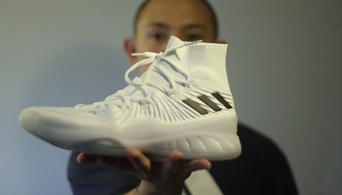 enzoitgoes_'s tweet photo. Unlike your crazy ex, the adidas crazy ex is beautiful #sorry #crazyexplosive2017
https://t.co/Sgy8XpjDfp https://t.co/4Pa713RH9m
