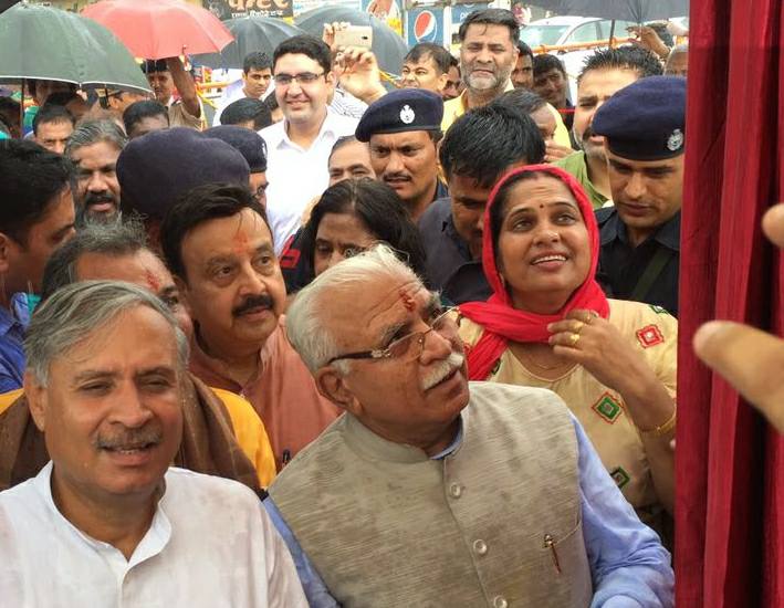 kuldeepyadavbjp's tweet photo. Must awaited Inauguration of #Herohondachowk #gurugram by @mlkhattar @Rao_InderjitS @RaoNarbir @bhupinderbjpggn ji. Thanks @nitin_gadkari ji https://t.co/AI63F0at6A