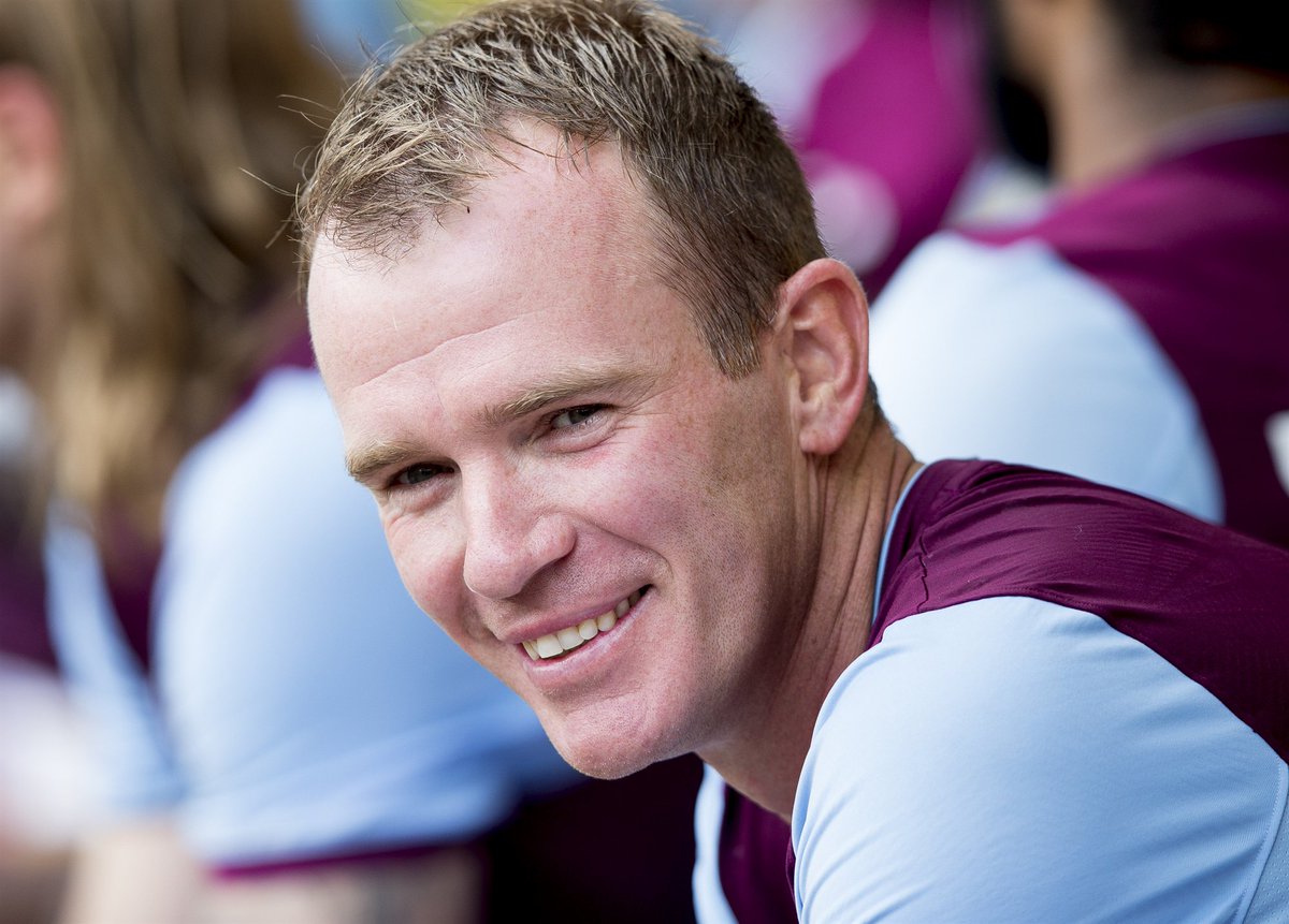 Good start to your claret and blue career, Glenn 👊

😎😊😃

#PartOfThePride #AVFC