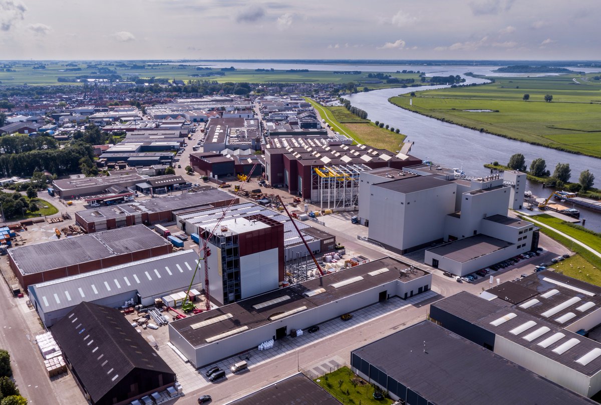 Prachtig uitzicht op het Zwartewater en 2 van onze bouwprojecten <a href="/GebrsFuite/">Gebrs. Fuite</a> en Breman Machinery.