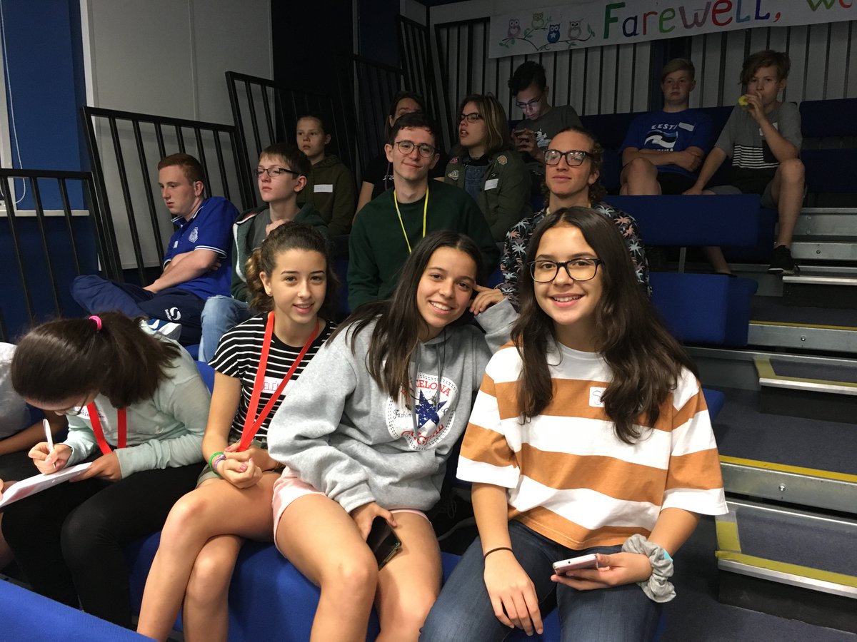 eurociu's tweet photo. First meeting session to know each other, learn about the camp rules and where we all coming from at #EFW17 #EuropeanFriendshipWeek https://t.co/gJLpogkIRx