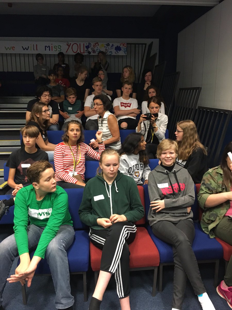 eurociu's tweet photo. First meeting session to know each other, learn about the camp rules and where we all coming from at #EFW17 #EuropeanFriendshipWeek https://t.co/gJLpogkIRx