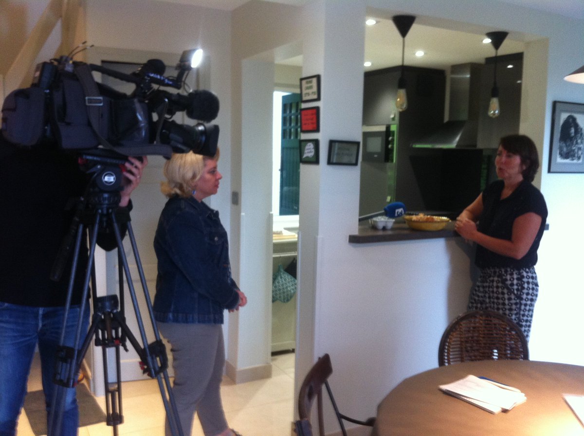GitesdeFrance76's tweet photo. Reportage France 3 au #gîte La Bellevue à Hénouville : diffusion ce soir dans votre Journal Télévisé du 19/20h https://t.co/XkXkZzKm0s