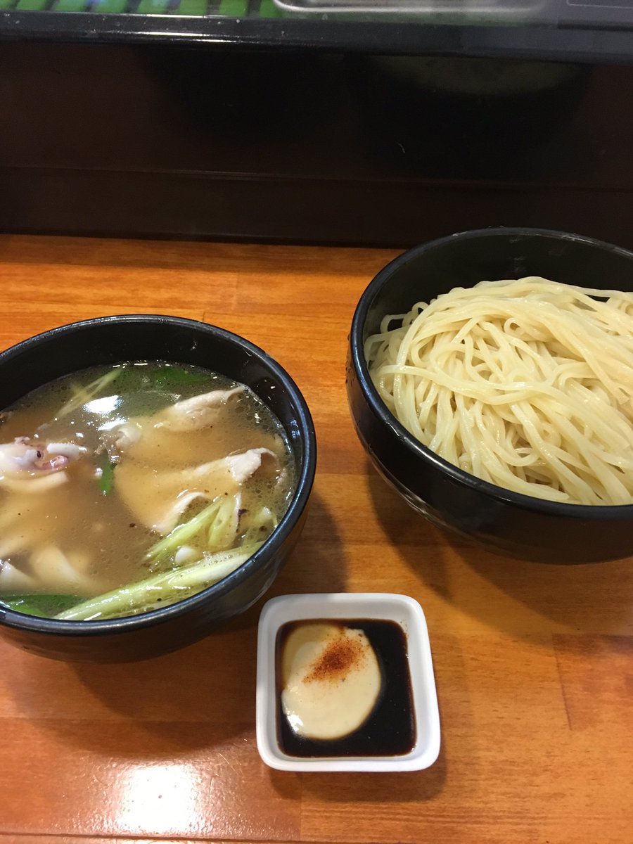 menbakkari's tweet photo. ◉ラーメン哲史
⚪︎剣先イカの塩つけ麺 https://t.co/6o3KJoLyKF