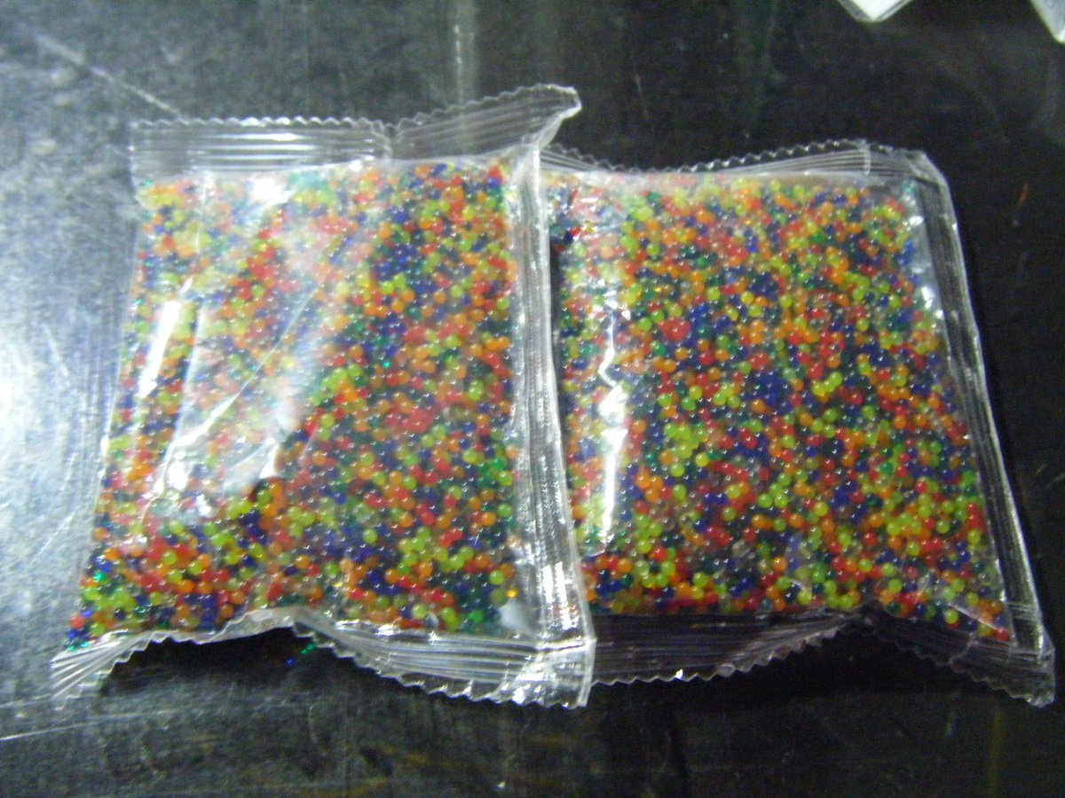 たこ 24時間テレビマラソン追跡 家に2万粒の ぷよぷよボール の素が届きました それにしても粒が小さい 普通は乾燥状態でも直径が2 3mm有る物だが 今回届いた物は直径1mmしか無い 思わぬ大誤算