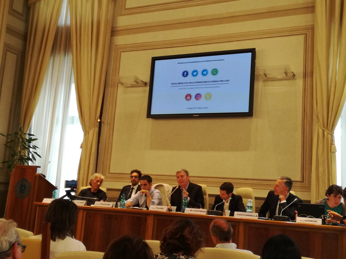 a_vicinanza's tweet photo. @PatriCaligiuri "il #comunicatore  non deve essere solo un esperto media, ma avere robuste competenze tecniche" @CittadinidiTwtt #pasocial https://t.co/In730hwD9L