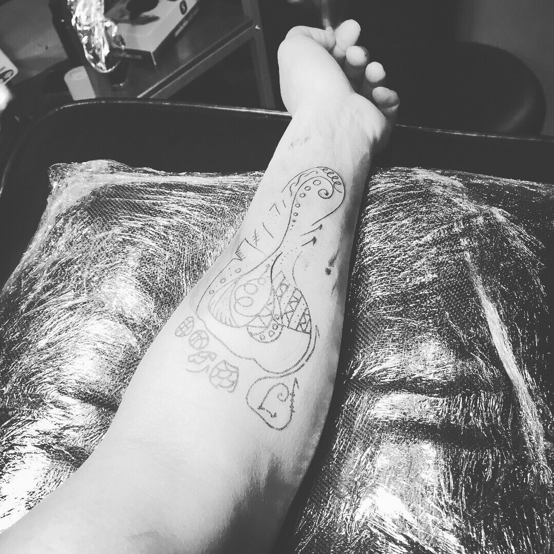 DecyDesign's tweet image. My tribute... #tattoo #son #illustration #feet #ink #sketch #pencil #art #gallery