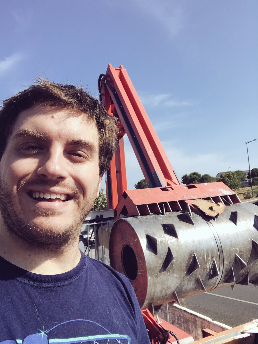 ZeratoR's tweet photo. Moi quand je broie la concurrence sous le soleil de Montpellier #Yfétoujourcho https://t.co/BTxm4QDZFA