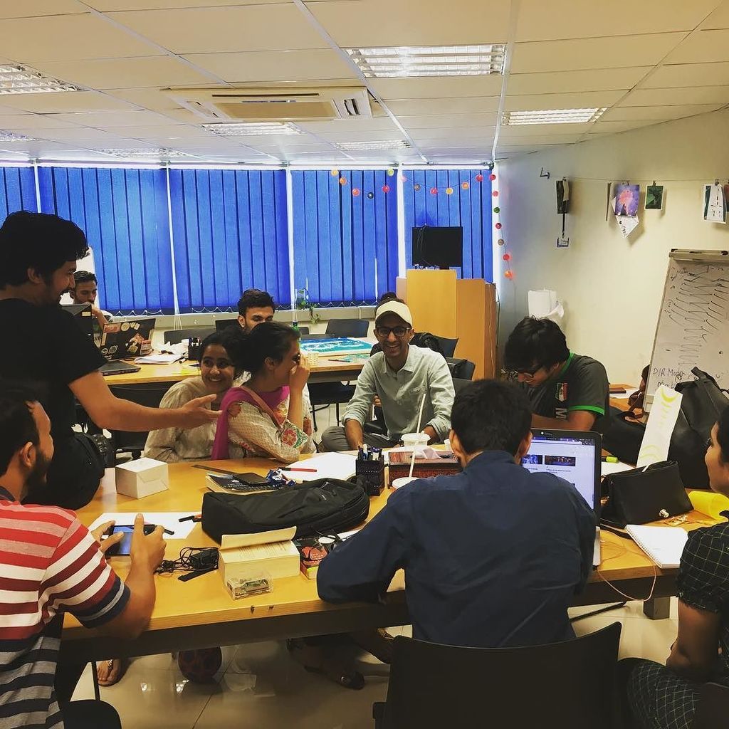 Makeistan's tweet photo. Residents sharing a laugh. #DiR2017 #Makeistan #designersinresidence https://t.co/egkz1j59zm https://t.co/pQF6D6jtJs