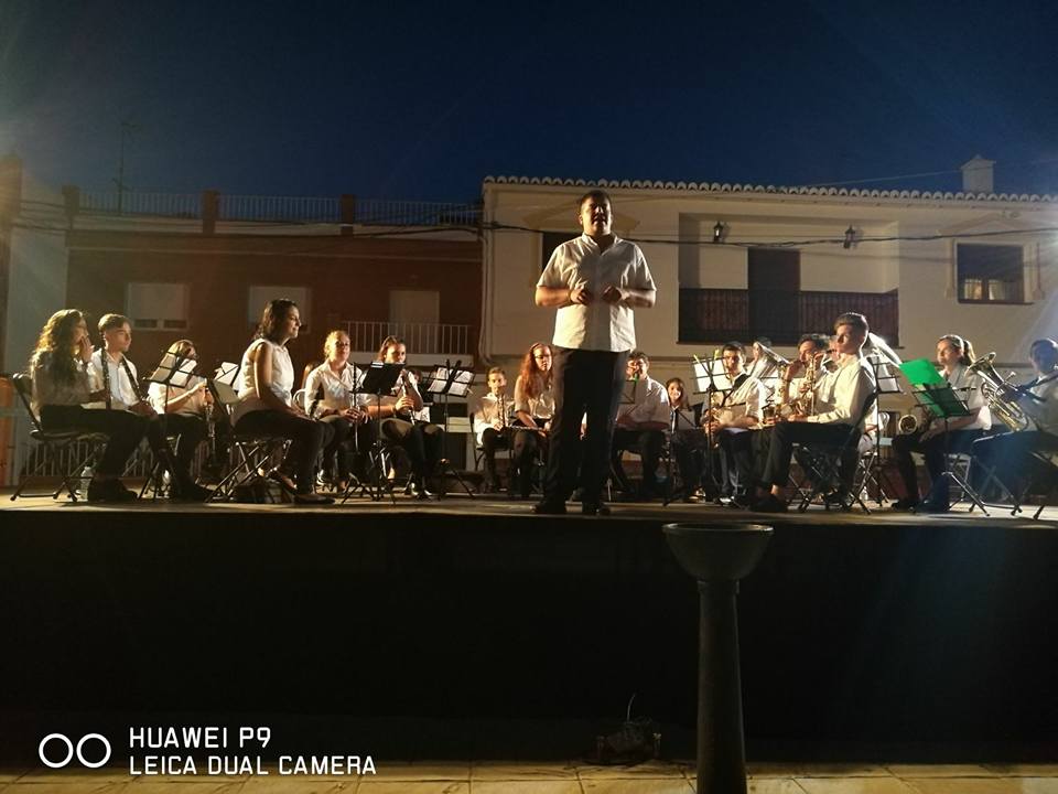 BandaZafarraya's tweet photo. Nuestro concierto en #Zafarraya resultó un éxito de público y participación ! Enhorabuena #BandaZafarraya !!! #VentasdeZafarraya https://t.co/AzfNiju30l