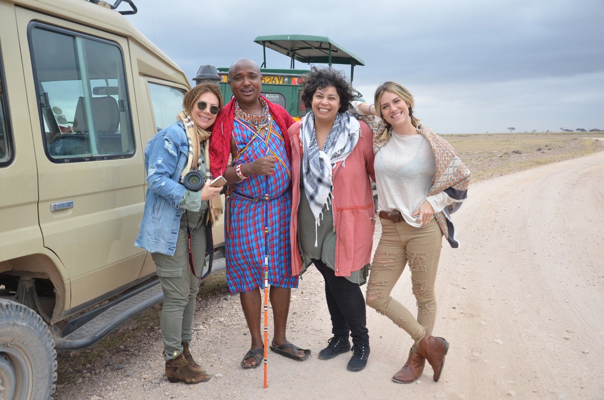 paulakahumbu's tweet photo. .@MAGICALKENYA @KWSKENYA Saving elephants w/ @amarula @wildlifedirect & celebrities in Kenya #DontLetThemDisappear #KeepTimAlive #Amboseli https://t.co/fFxqE1t0hV