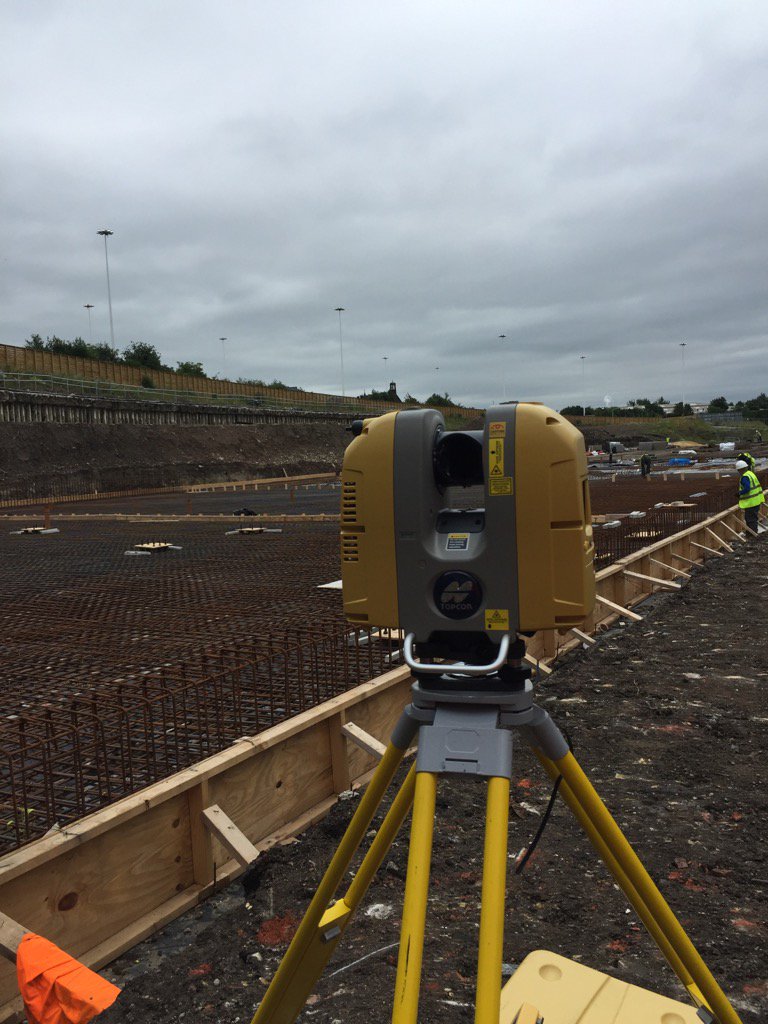AndyLGivens's tweet photo. Out and about in Leeds today @TopconGLS2000 @TopconPID #getlaserscanning https://t.co/7rUH81y5HC