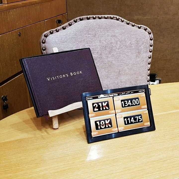DigiCommUAE's tweet photo. Check out the Live Retail Gold Price #PoweredbyDigiComm at different shops before purchasing for the rundown. #DubaiGold #DigitalSignage https://t.co/nf9MiaBAAv