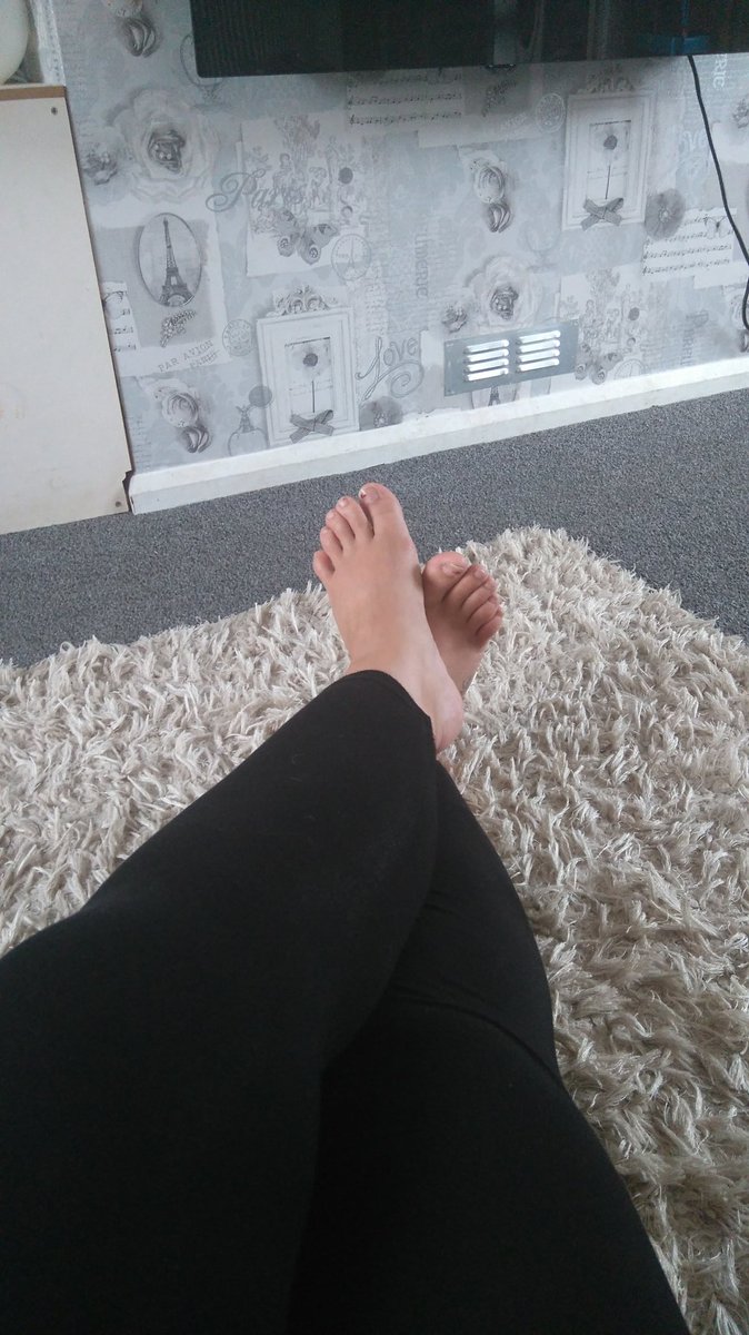 AlphaRiriRodes's tweet photo. My feet, own you and your wage.. 😈🔥
#findom #footfetish #cucks #cuckold #teaseanddeny @rtdumb @RTP1G @RTfindom1 c'mon #mutts be a good boy 💷 https://t.co/OmqcDKCZ2N