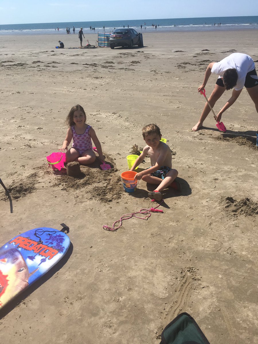 hughzee75's tweet photo. Sunny beach day at Black Rock Sands @TrefPorthmadog #caravantimes #summer2017 #sandcastles https://t.co/eMXUM8YxmJ