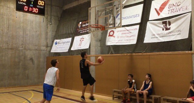 CampusCESN's tweet photo. Tornem amb una nova setmana de #CampusBàsquetMasCarol (l'última!) i primer dia de competicions. El Marc i el Ferran campions de l'1c1! 🏀🏆🥇🔝 https://t.co/PpRTSntnjm