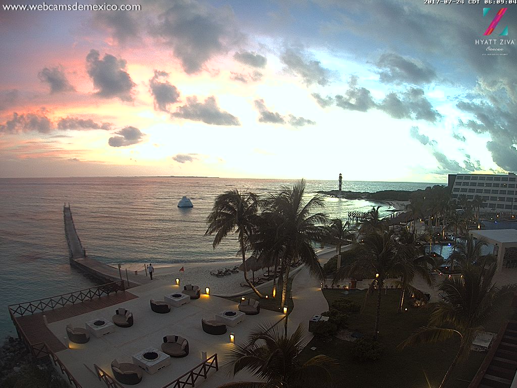 webcamsdemexico's tweet photo. La belleza de este amanecer luce así desde #Cancún #QuintanaRoo, vista @HyattZivaCancun: https://t.co/jnvhOv633w