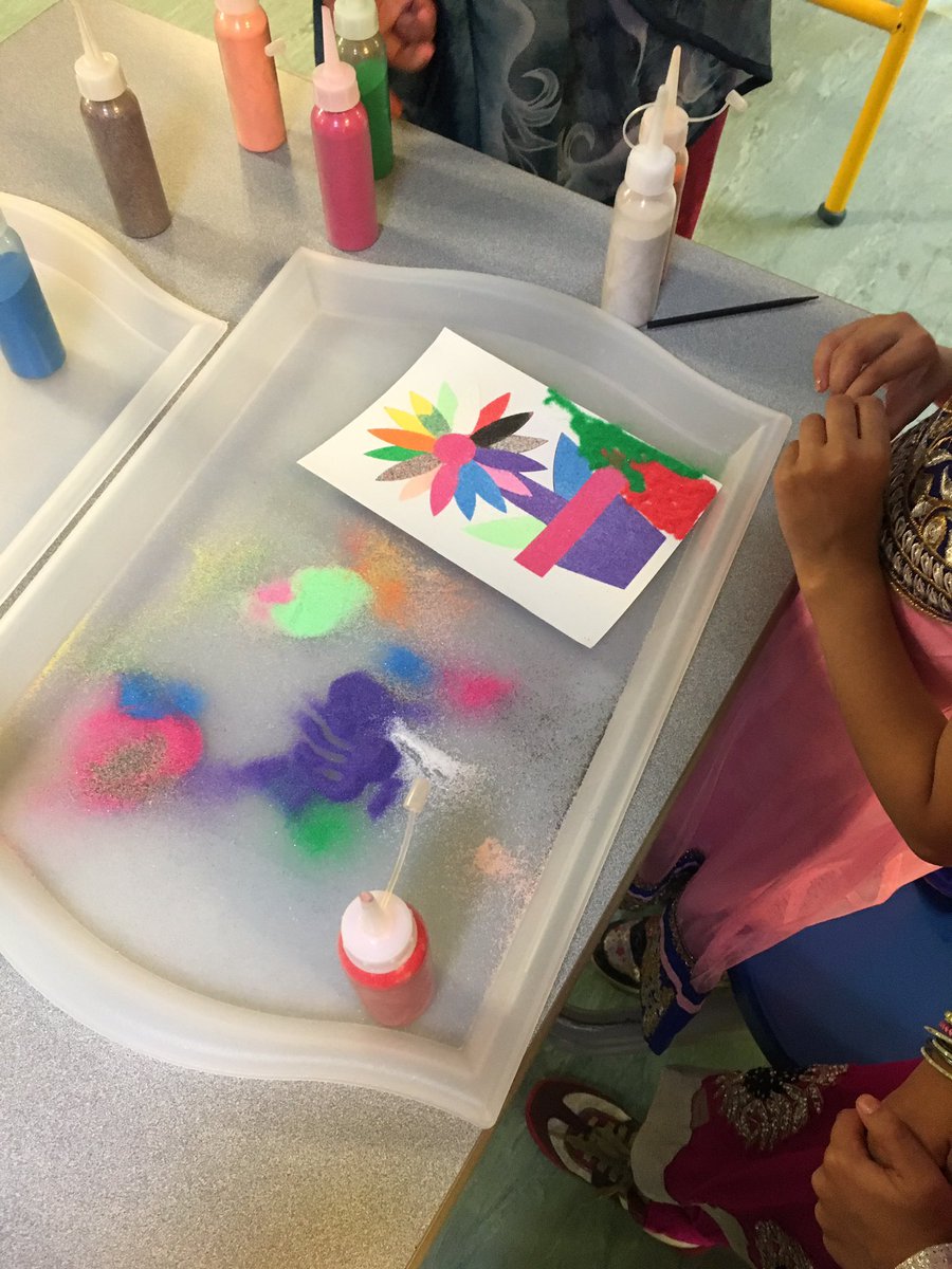 BCPS_MrsP's tweet photo. Summer fun at Broadfield making sand art pictures. How creative are our children!! @BCPSHead @BCPSDeputy https://t.co/n2WTvymxk1