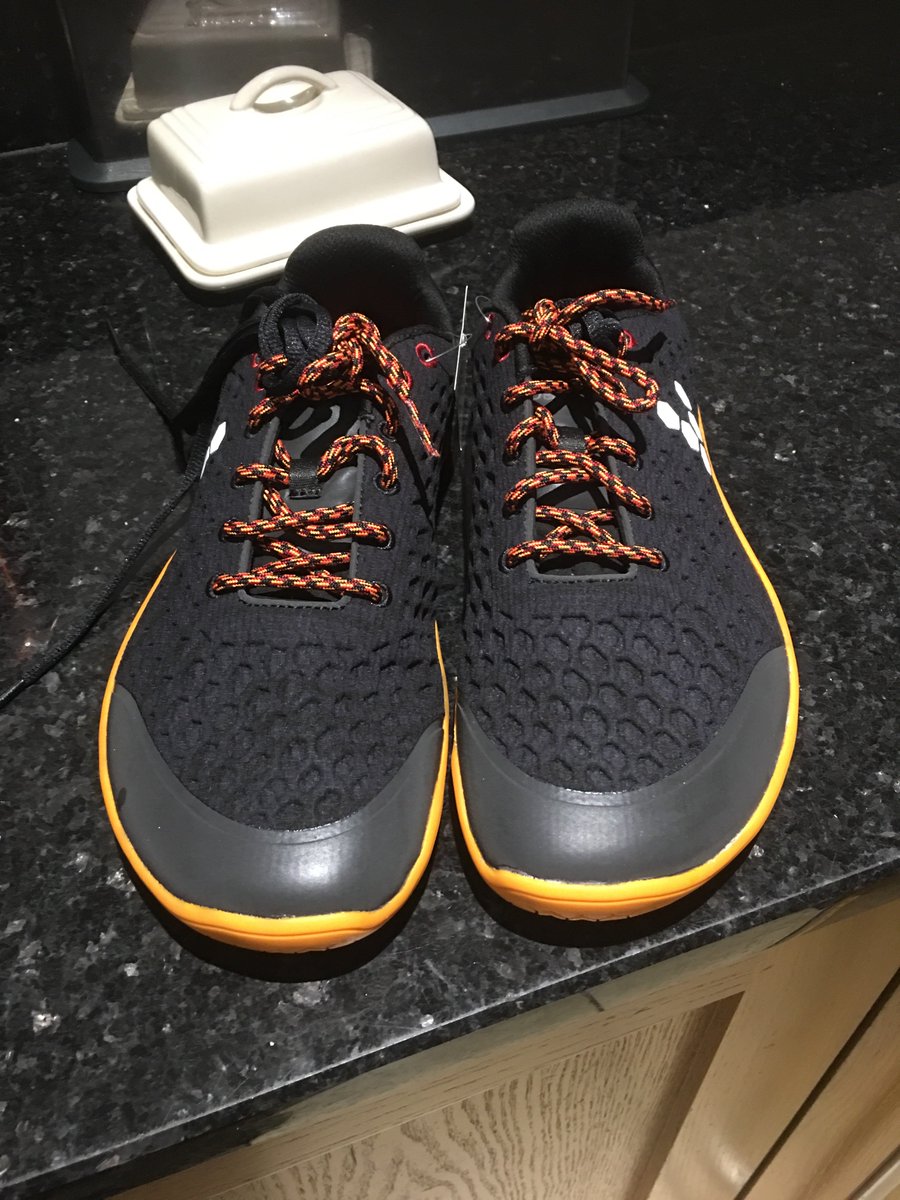 vivobarefoot stealth 3