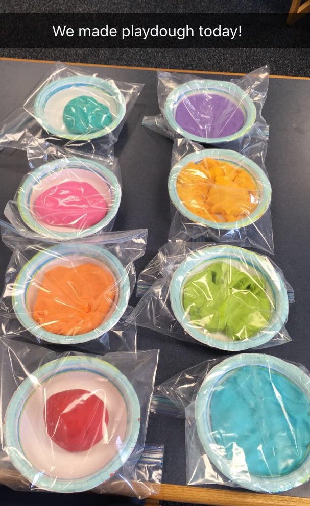 KMeyering's tweet photo. Making play-dough to use in our stop-motion videos tomorrow! #fcstweets https://t.co/g9wxriBMIR