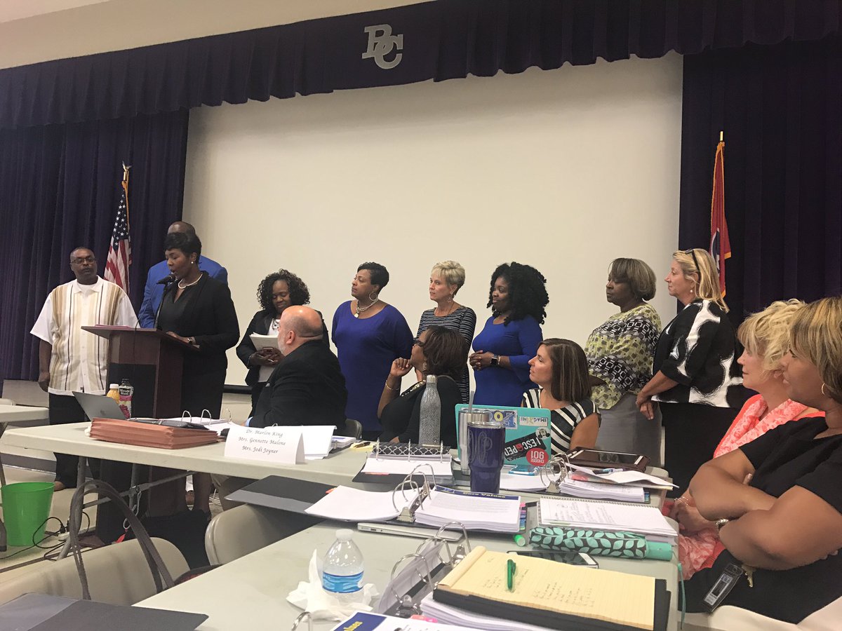 OESrockSTARS's tweet photo. Defending #corevalues FOCUS! #unity #FSadmin1 https://t.co/kibhZxZaiU
