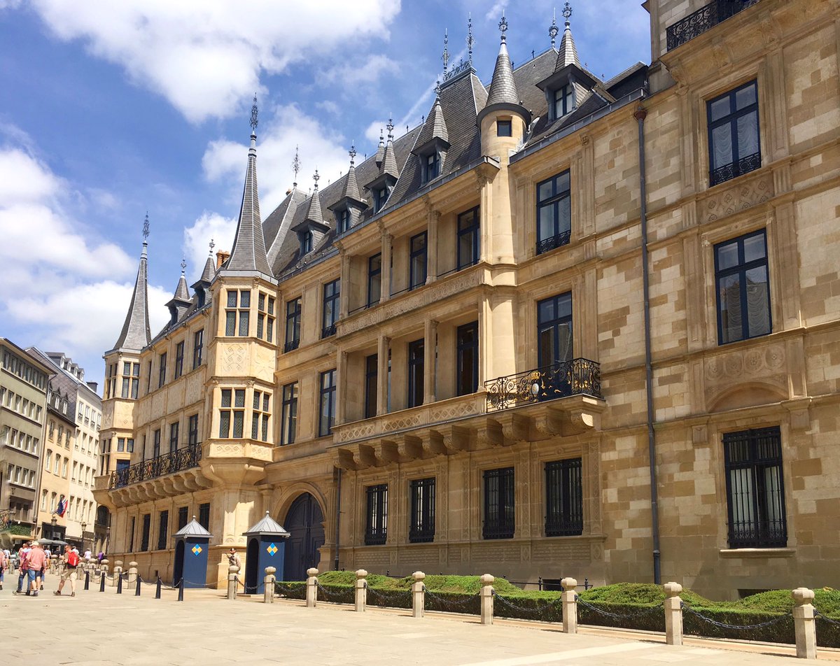 luxembourginfo's tweet photo. Gorgeous! Did you know that you can visit the Grand-Ducal Palace in summer?
#visitluxembourg https://t.co/4cQ1AL65Bj