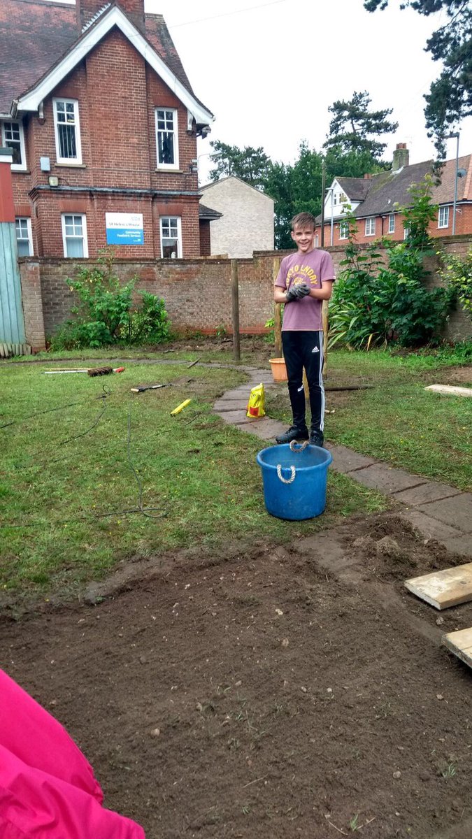 ncs_garden's tweet photo. #construction taking place @NCS   👷🏼‍♀️👷🏻🔨🛠 https://t.co/3L5DImDor0