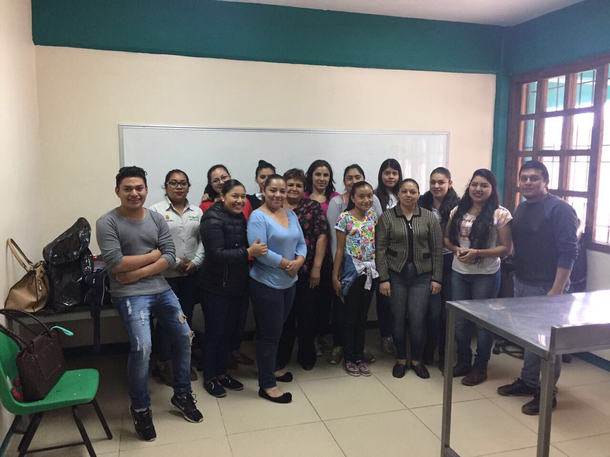 ICATECHSanCris's tweet photo. Con cursos de gelatinas artísticas; corte de cabello y elaboración de informes escolares, se mantiene activa nuestra UC. https://t.co/ycEOGZECnH