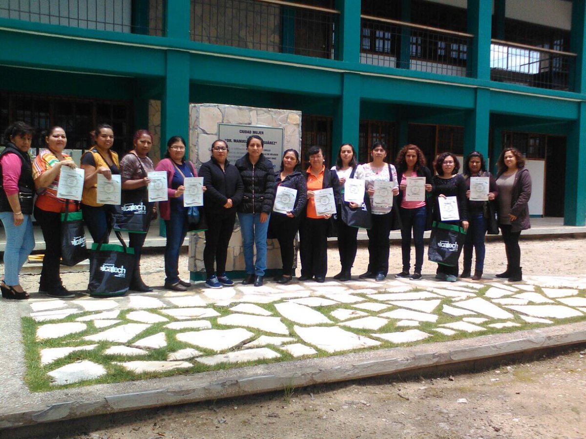 ICATECHSanCris's tweet photo. Con cursos de gelatinas artísticas; corte de cabello y elaboración de informes escolares, se mantiene activa nuestra UC. https://t.co/ycEOGZECnH