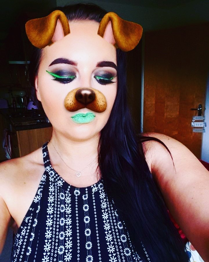JoWintle's tweet photo. New video now up 👽👽 https://t.co/udmYVJLVTZ #makeup #mua #youtube #makeuptutorial #makeuplook #greenlips #youtubevideo #ccgrwm https://t.co/n56zMFx82u